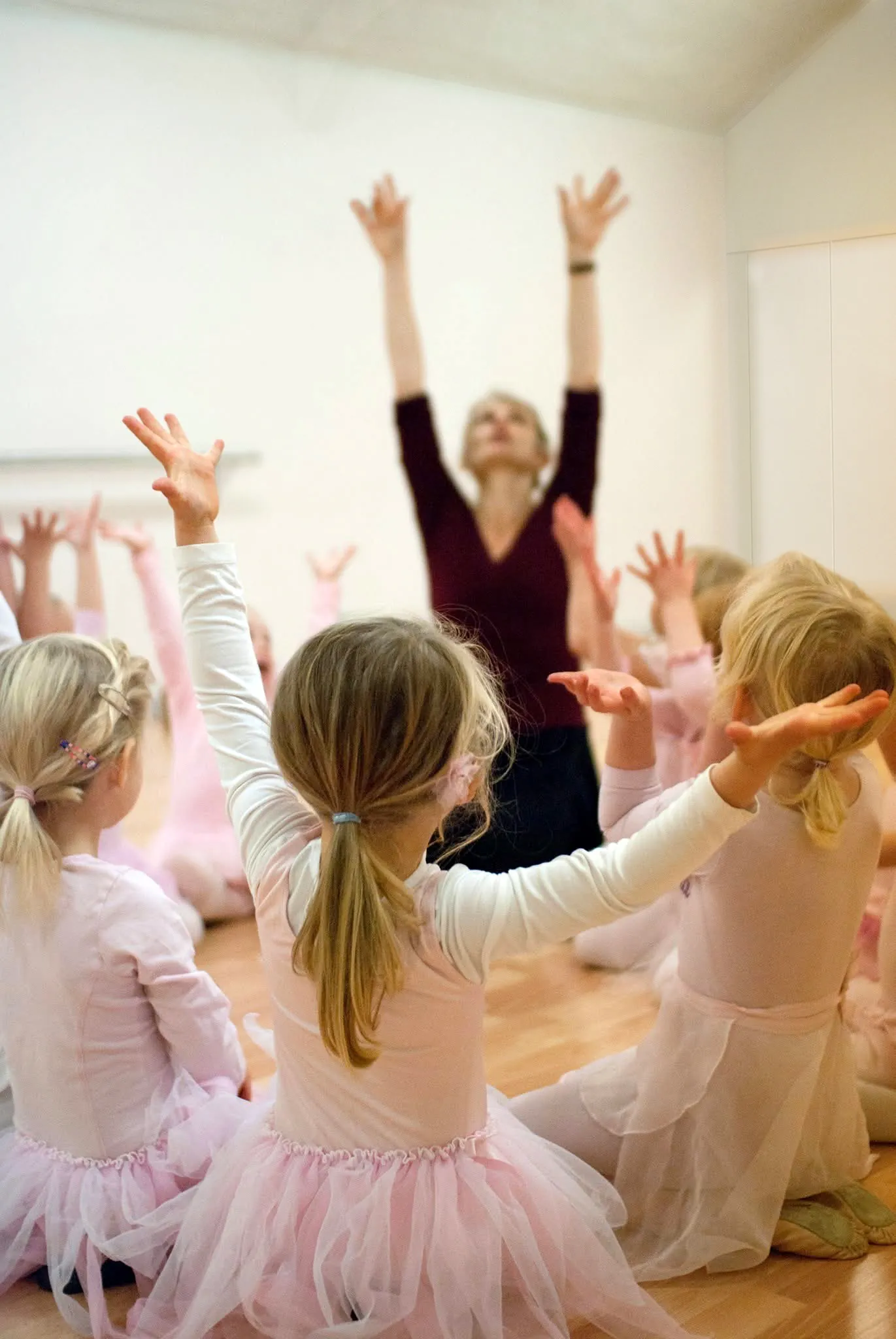 Katrina Stewart underviser ballett til barn